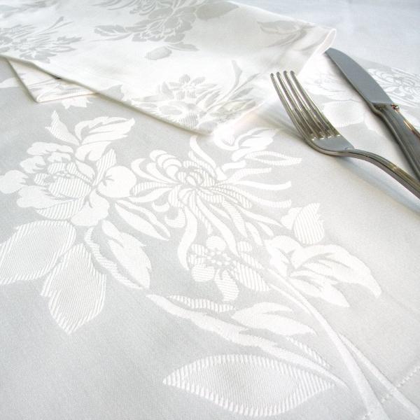 Fleurs Damask Round Table Cloth
