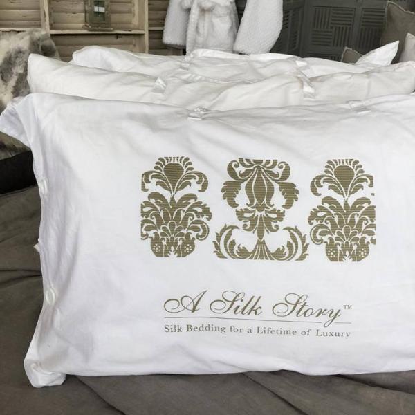 Silk Pillow Medium